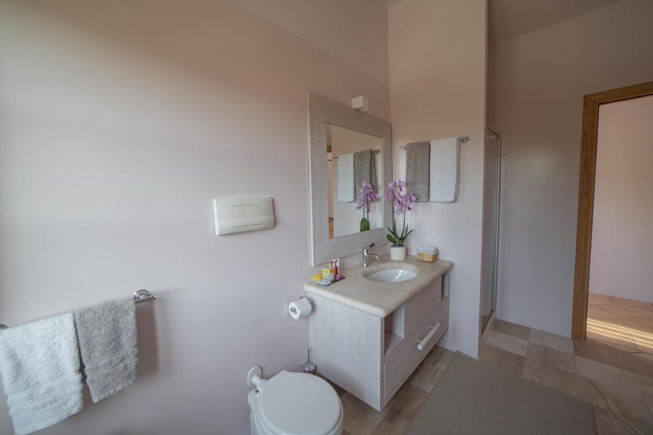 Hotel Borgo Smeraldo 아르자케나 외부 사진