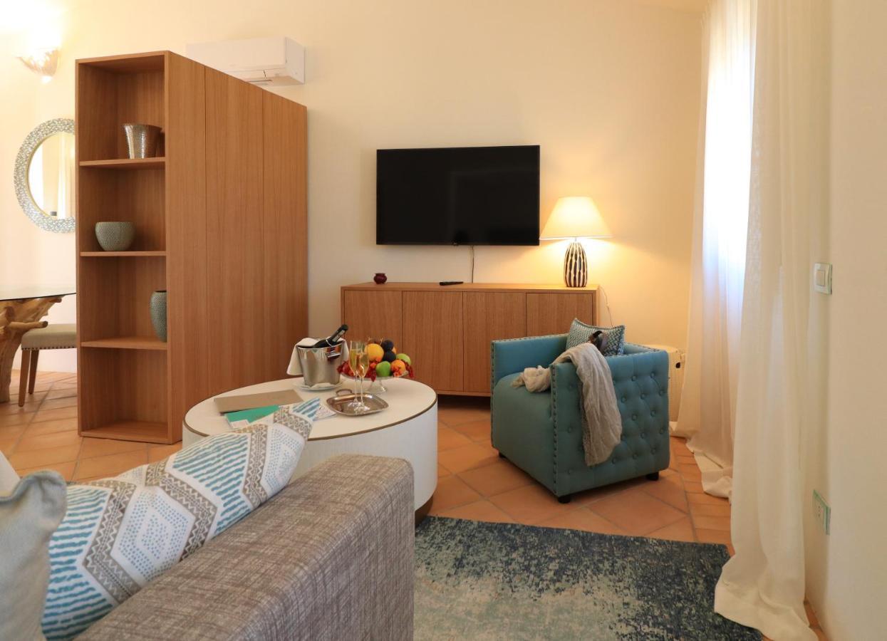Hotel Borgo Smeraldo 아르자케나 외부 사진